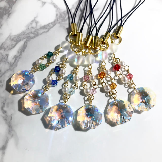 SWAROVSKI(スワロフスキー)の【Swarovski】クリスタルブルーAB×水色✴︎ストラップ&キーホルダー ハンドメイドのアクセサリー(キーホルダー/ストラップ)の商品写真