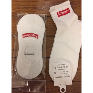 シュプリーム(Supreme)のレディース 靴下 supreme 二足組 おまけ付き(ソックス)