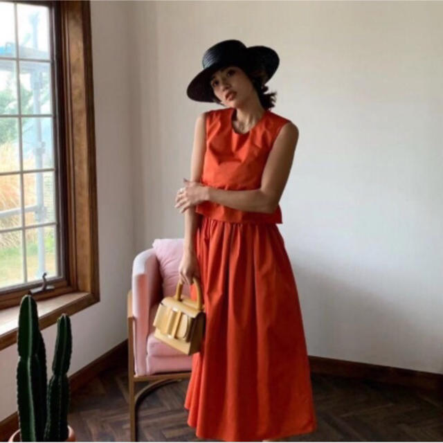 ZARA(ザラ)のbirthdaybashコンビネゾンフレアワンピースLIMITED ORANGI レディースのワンピース(ロングワンピース/マキシワンピース)の商品写真