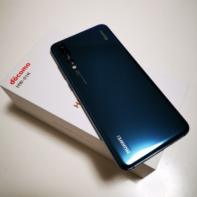 ANDROID(アンドロイド)のHUAWEI P20 Pro☆HW- 01K☆midnight blue スマホ/家電/カメラのスマートフォン/携帯電話(スマートフォン本体)の商品写真