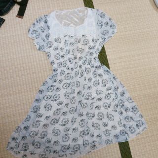 花柄ワンピース(ひざ丈ワンピース)
