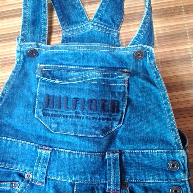 TOMMY HILFIGER(トミーヒルフィガー)のオーバーオール キッズ/ベビー/マタニティのキッズ服男の子用(90cm~)(その他)の商品写真