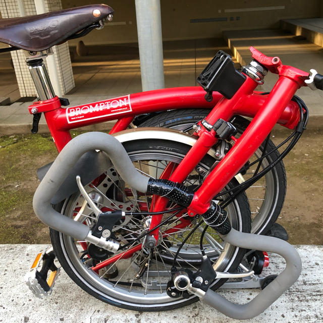 BROMPTON(ブロンプトン)の2012ブロンプトンP6R レッドBrooksサドルリアライトBrompton  スポーツ/アウトドアの自転車(自転車本体)の商品写真