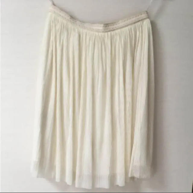 INDIVIDUAL(インディビジュアル)の「未使用］チュールスカート アイボリー レディースのスカート(ひざ丈スカート)の商品写真