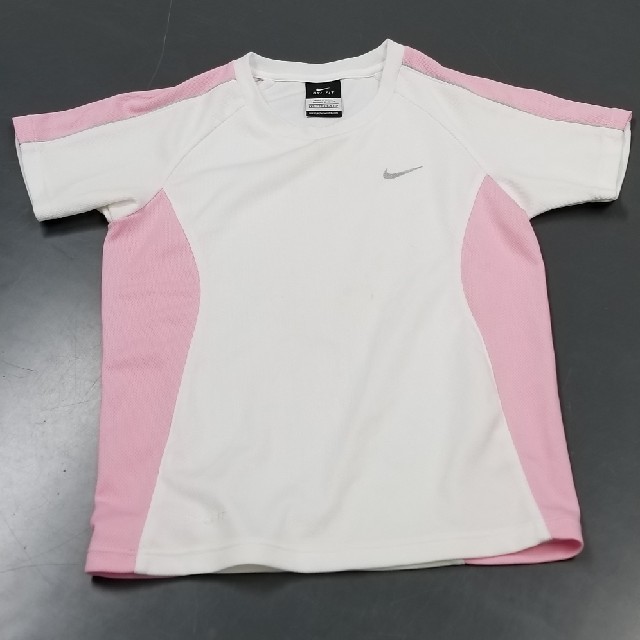 NIKE(ナイキ)のナイキ　NIKE 　Tシャツ　キッズ キッズ/ベビー/マタニティのキッズ服女の子用(90cm~)(Tシャツ/カットソー)の商品写真