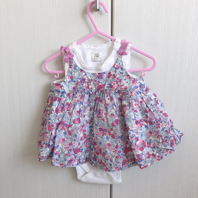 babyGAP(ベビーギャップ)の【新品未使用】babyGAP  ワンピース&ロンパースset キッズ/ベビー/マタニティのベビー服(~85cm)(ロンパース)の商品写真