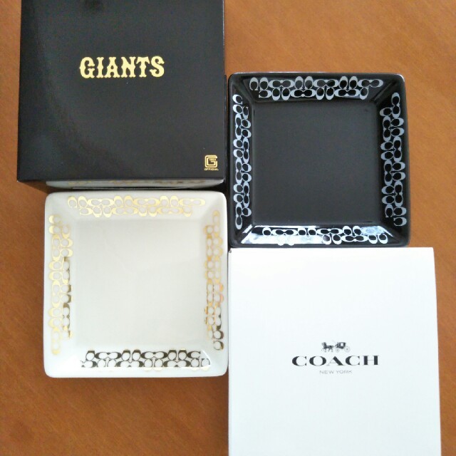 COACH(コーチ)の◆GIANTS コーチ小皿2点セット◆ インテリア/住まい/日用品のキッチン/食器(食器)の商品写真