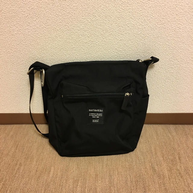 marimekko(マリメッコ)のマリメッコ ROADIE PAL ブラック レディースのバッグ(ショルダーバッグ)の商品写真