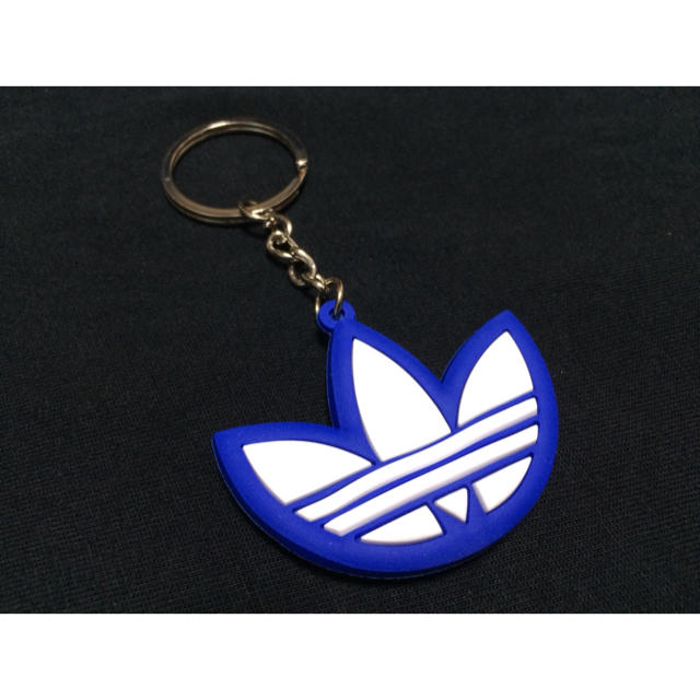 adidas(アディダス)のadidasアディダス ラバーキーホルダー 新品 送料無料 レディースのファッション小物(キーホルダー)の商品写真