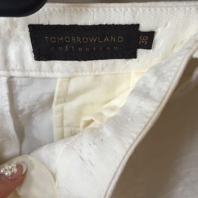 TOMORROWLAND(トゥモローランド)のまき様専用TOMRROWLANDパンツ レディースのパンツ(クロップドパンツ)の商品写真