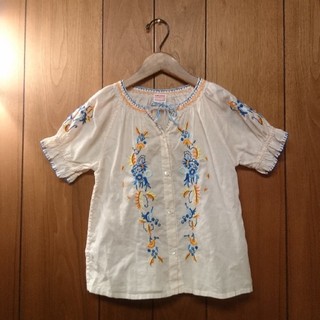 デニムダンガリー(DENIM DUNGAREE)の【hi46様 専用】デニム&ダンガリー 130 刺繍ブラウス(Tシャツ/カットソー)