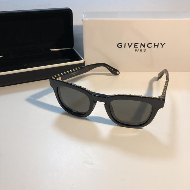 GIVENCHY ジバンシー サングラス スタッツ 希少❗️新品‼️