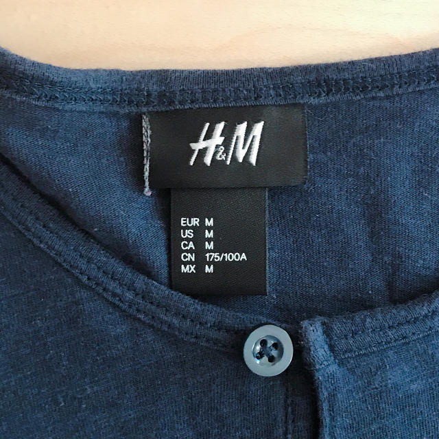 H&M(エイチアンドエム)のH&M メンズ ロンT ネイビー Mサイズ メンズのトップス(Tシャツ/カットソー(七分/長袖))の商品写真