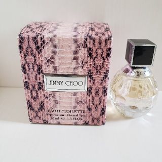 ジミーチュウ(JIMMY CHOO)のJIMMY CHOO/ｼﾞﾐｰﾁｭｳ　香水　オードトワレ40ml(香水(女性用))