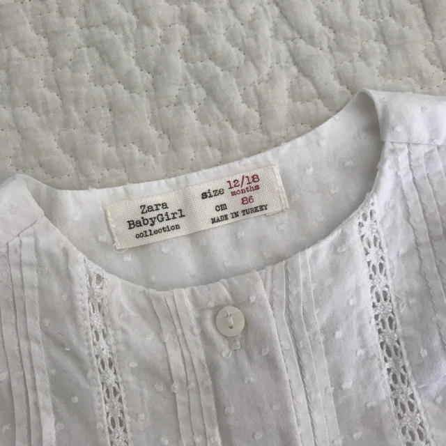 ZARA KIDS(ザラキッズ)のlace blouse キッズ/ベビー/マタニティのベビー服(~85cm)(シャツ/カットソー)の商品写真