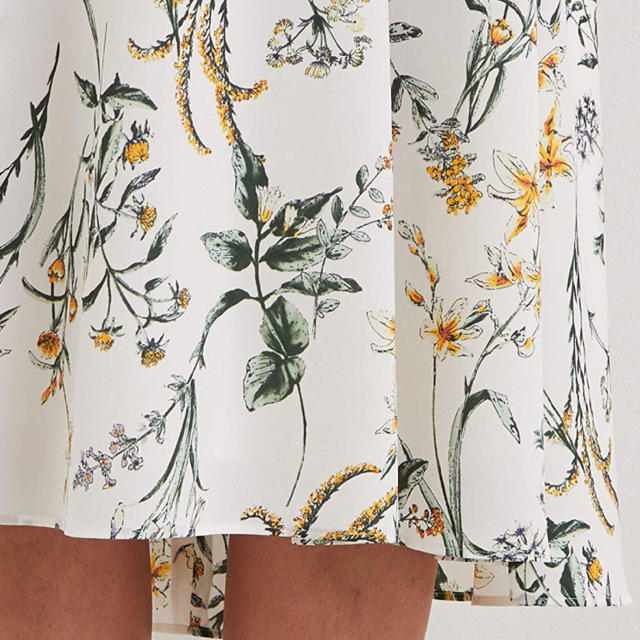 Jewel Changes(ジュエルチェンジズ)のEMMEL REFINES ボタニカルプリントスカート / 花柄 タグ付き 新品 レディースのスカート(ひざ丈スカート)の商品写真