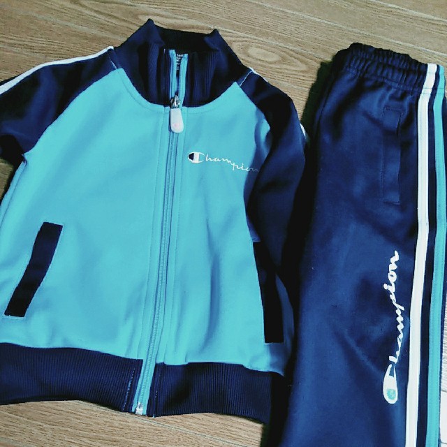 Champion(チャンピオン)の100cm ジャージセット Champion キッズ/ベビー/マタニティのキッズ服男の子用(90cm~)(その他)の商品写真