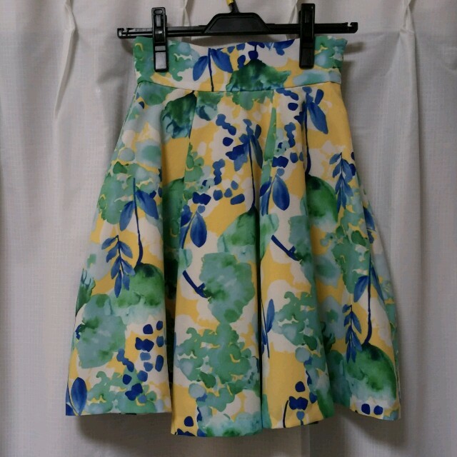 MERCURYDUO(マーキュリーデュオ)のマーキュリー花柄スカート レディースのスカート(ミニスカート)の商品写真