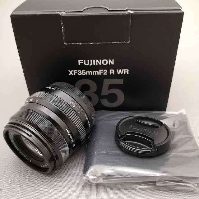 富士フイルム(フジフイルム)のFUJINON XF35mmF2 R WR

ブラック 極美品 スマホ/家電/カメラのカメラ(レンズ(単焦点))の商品写真