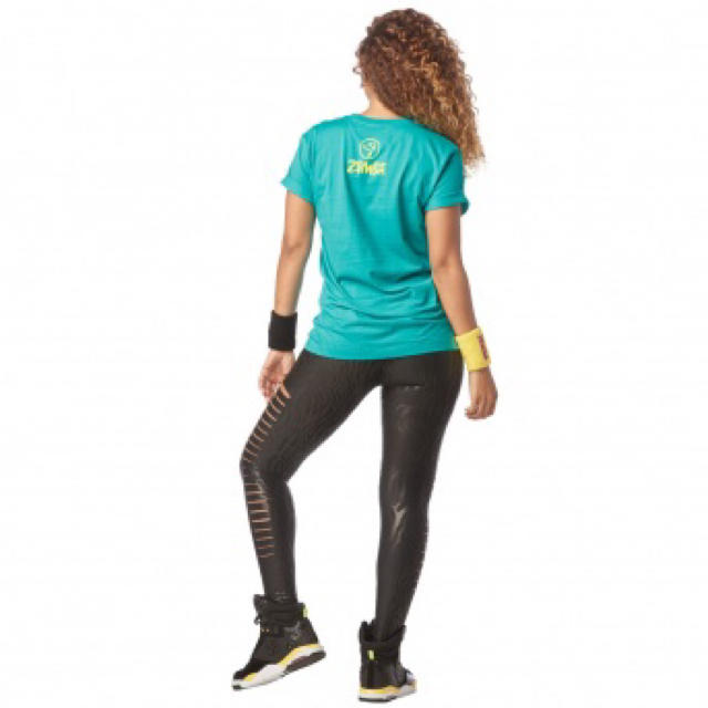 Zumba(ズンバ)の【新品】Zumba Dance Outside Tee（M/L） レディースのトップス(Tシャツ(半袖/袖なし))の商品写真