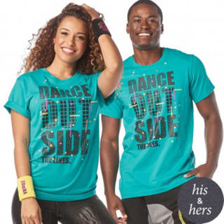 ズンバ(Zumba)の【新品】Zumba Dance Outside Tee（M/L）(Tシャツ(半袖/袖なし))