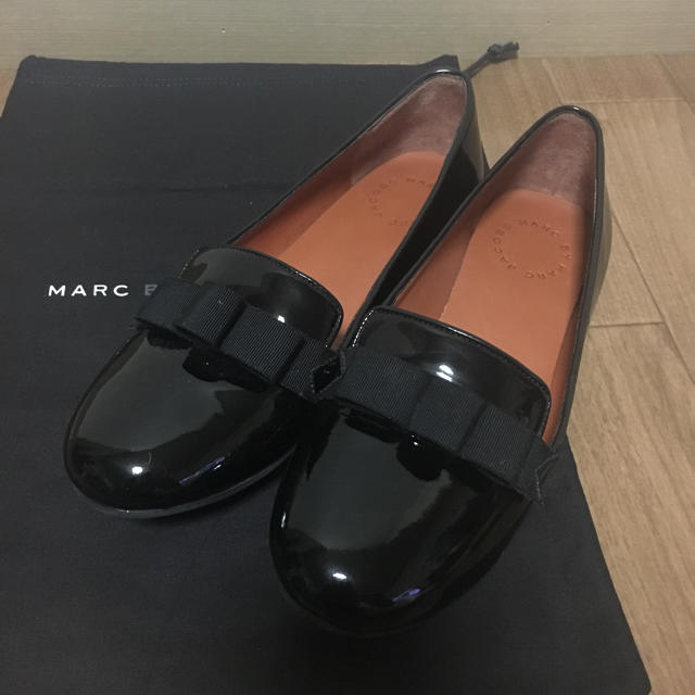 MARC BY MARC JACOBS(マークバイマークジェイコブス)のMARC BY MARC JACOBS リボンフラットシューズ レディースの靴/シューズ(バレエシューズ)の商品写真