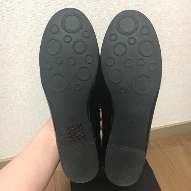 MARC BY MARC JACOBS(マークバイマークジェイコブス)のMARC BY MARC JACOBS リボンフラットシューズ レディースの靴/シューズ(バレエシューズ)の商品写真