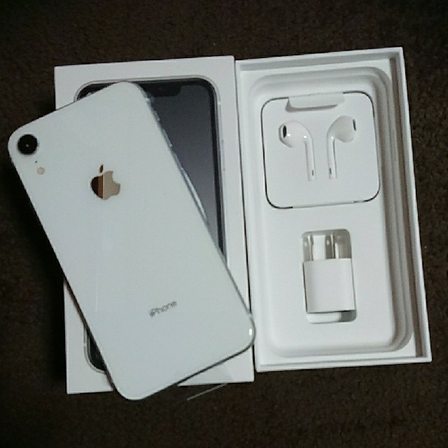 最新作売れ筋が満載 iPhone - iPhoneXR 64GB docomo 白 【SIM解除対応可能】新品未使用 スマートフォン本体