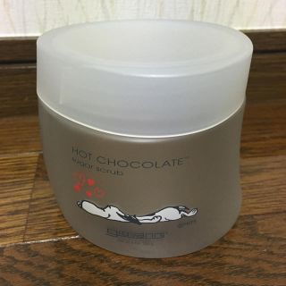 コスメキッチン(Cosme Kitchen)のジョヴァンニ ボディスクラブ HOT CHOCOLATE スヌーピー 期間限定(ボディスクラブ)