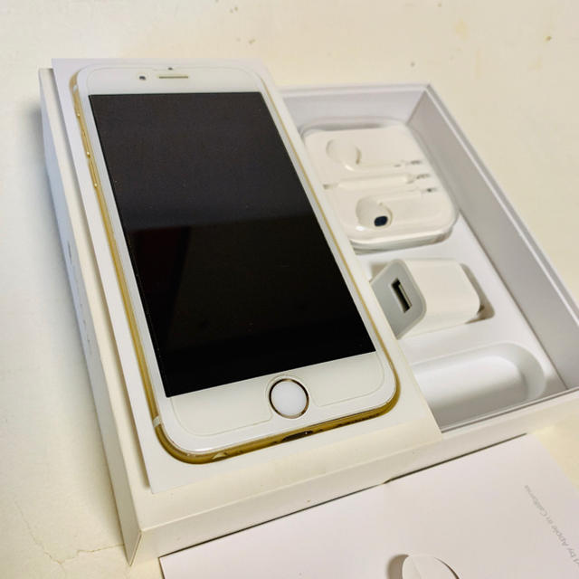 Apple(アップル)のiPhone 6 Gold 128 GB docomo ゴールド スマホ/家電/カメラのスマートフォン/携帯電話(スマートフォン本体)の商品写真