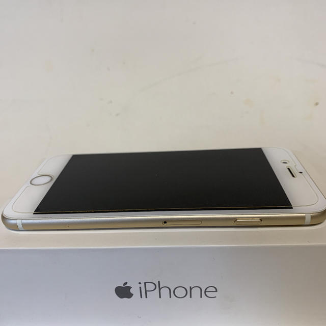 Apple(アップル)のiPhone 6 Gold 128 GB docomo ゴールド スマホ/家電/カメラのスマートフォン/携帯電話(スマートフォン本体)の商品写真