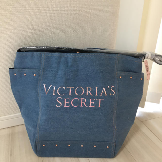 Victoria's Secret(ヴィクトリアズシークレット)のさち様専用•*¨*•.¸¸☆*･ﾟ レディースのバッグ(トートバッグ)の商品写真