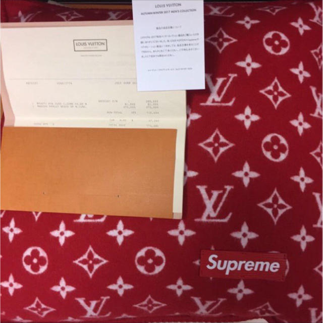 LOUIS VUITTON(ルイヴィトン)のSupreme Louis Vuitton クッション エピ red レッド インテリア/住まい/日用品のインテリア小物(クッション)の商品写真