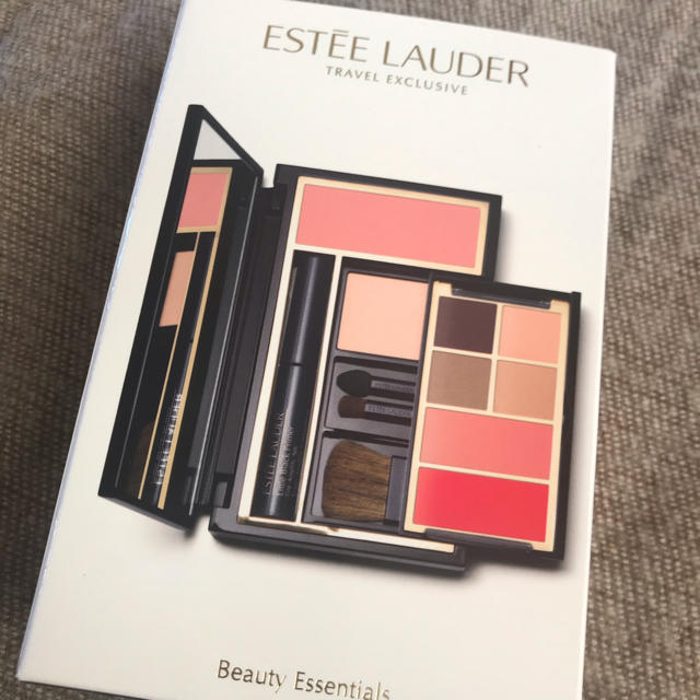 Estee Lauder(エスティローダー)のトラベル メイクパレット コスメ/美容のキット/セット(コフレ/メイクアップセット)の商品写真