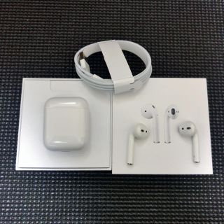 アップル(Apple)のAirPods with Charging Case MV7N2J/A 第二世代(ヘッドフォン/イヤフォン)