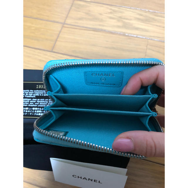 CHANEL(シャネル)のシャネルCHANEL★コインケース★未使用国内直営店購入★エメラルドグリーン レディースのファッション小物(財布)の商品写真