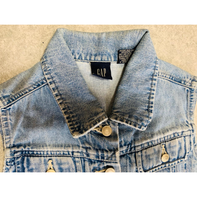 GAP(ギャップ)のＧＡＰ   デニムベスト キッズ/ベビー/マタニティのキッズ服男の子用(90cm~)(ジャケット/上着)の商品写真