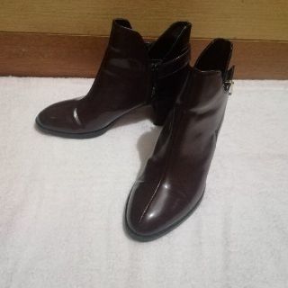 ザラ(ZARA)の《ZARA TRAFALUC/ザラ》ショートブーツ/中古品(ブーツ)