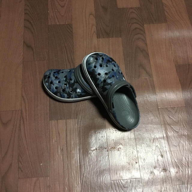 crocs(クロックス)のクロックス 26cm ブルー ブラック グレー 迷彩 サンダル カモフラージュ メンズの靴/シューズ(サンダル)の商品写真