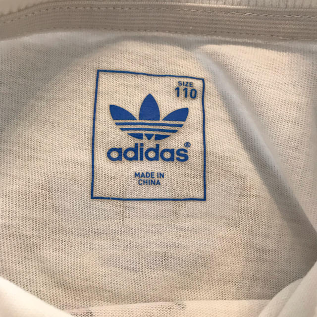 adidas(アディダス)のアディダスオリジナル Tシャツ 110 キッズ/ベビー/マタニティのキッズ服男の子用(90cm~)(Tシャツ/カットソー)の商品写真