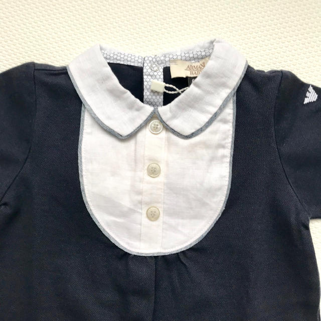 ARMANI JUNIOR(アルマーニ ジュニア)の【新品】アルマーニ ベビー ARMANI BABY 長袖 ロンパース (9M) キッズ/ベビー/マタニティのベビー服(~85cm)(ロンパース)の商品写真