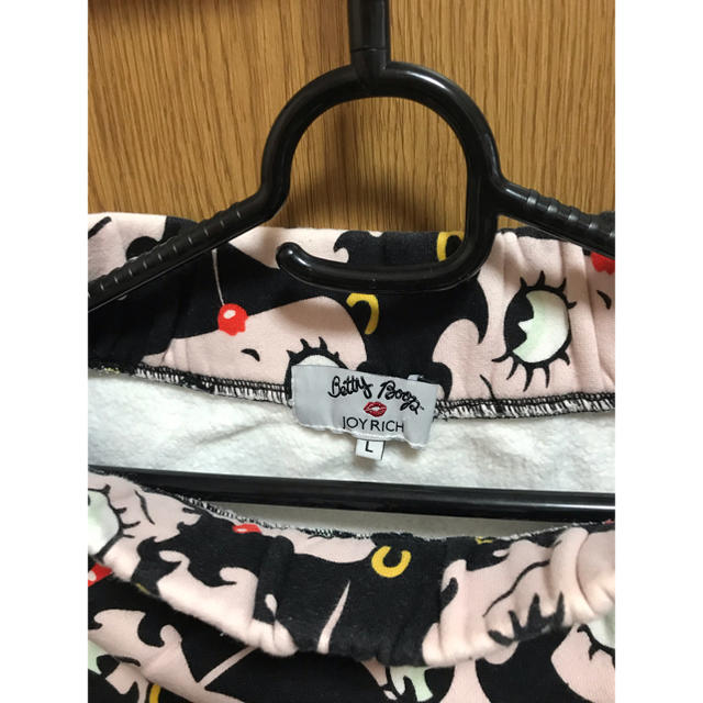 JOYRICH(ジョイリッチ)のにゃんこ様専用　ジョイリッチ  ベティ総柄 スカート レディースのスカート(ミニスカート)の商品写真