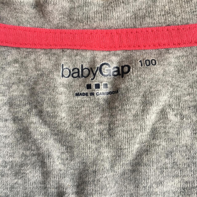 babyGAP(ベビーギャップ)のbaby Gap グレー 綿 カーディガン 100 キッズ/ベビー/マタニティのキッズ服女の子用(90cm~)(カーディガン)の商品写真