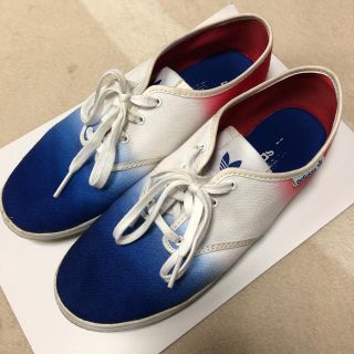 アディダス(adidas)のadidas スニーカー(スニーカー)