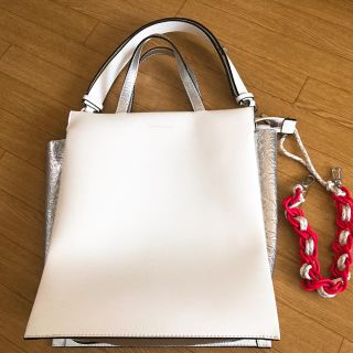 チャールズアンドキース(Charles and Keith)の値下げ！チャールズアンドキース トートバッグ(トートバッグ)