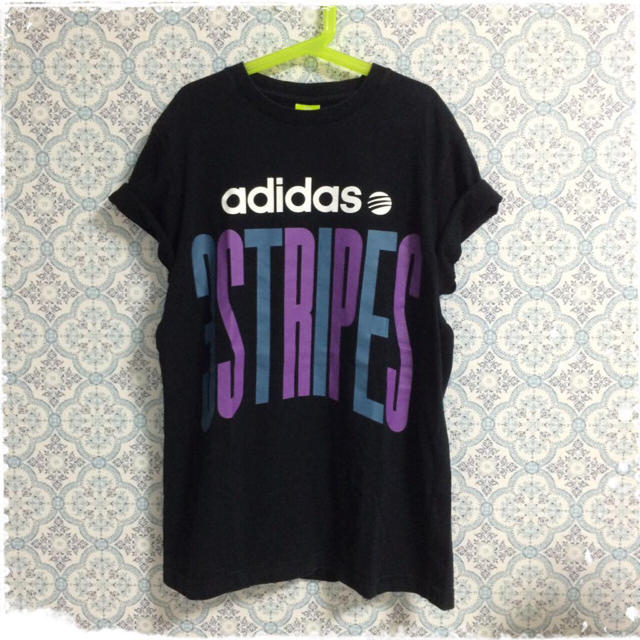 adidas(アディダス)のadidasブラックTシャツ レディースのトップス(Tシャツ(半袖/袖なし))の商品写真