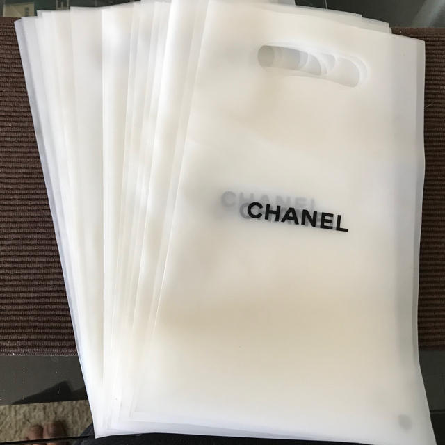 CHANEL(シャネル)の【ちみや様専用】シャネル化粧品 ナイロン製小袋 20枚 レディースのバッグ(ショップ袋)の商品写真