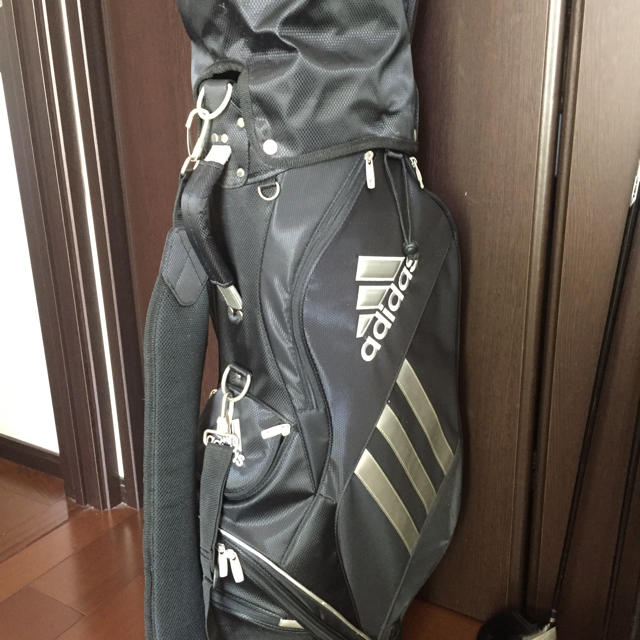 adidas(アディダス)のアディダス ゴルフバッグとクラブセット スポーツ/アウトドアのゴルフ(その他)の商品写真