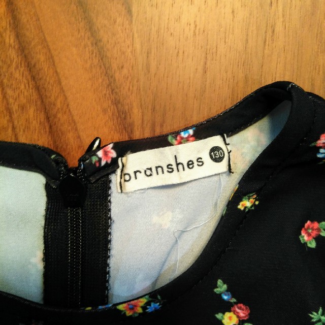 Branshes(ブランシェス)の【SALE】美品　ブランシェス　小花柄ワンピース　130 キッズ/ベビー/マタニティのキッズ服女の子用(90cm~)(ワンピース)の商品写真