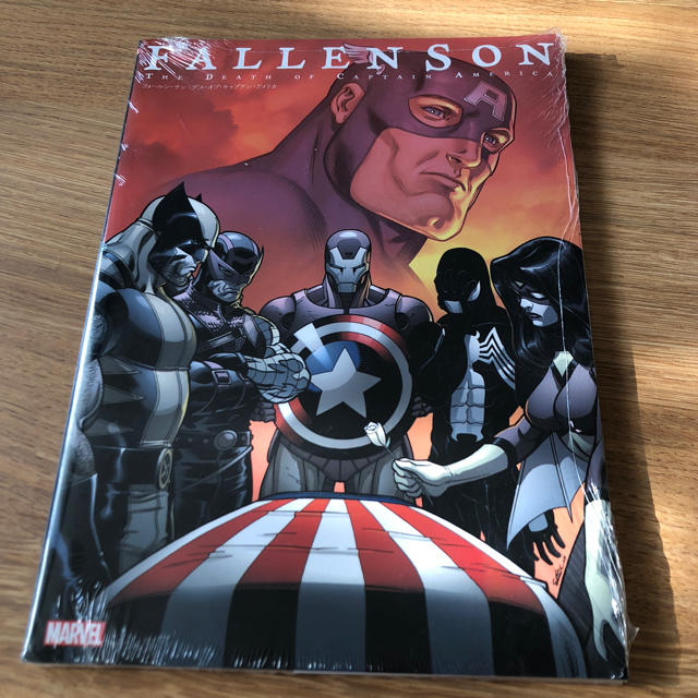 MARVEL(マーベル)の新品未開封 本 FALLEN SON フォールンサン デスオブキャプテンアメリカ エンタメ/ホビーの漫画(アメコミ/海外作品)の商品写真